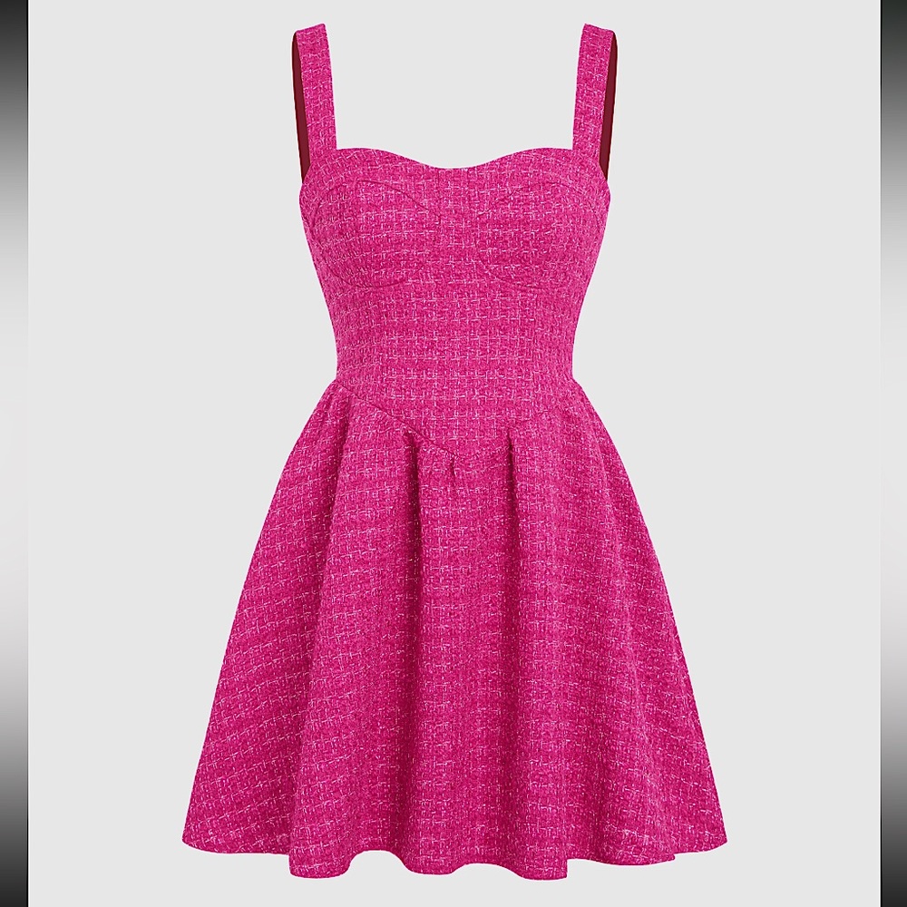 Elegant Pink Tweed Dress with Sweetheart Neckline and Structured Bodice